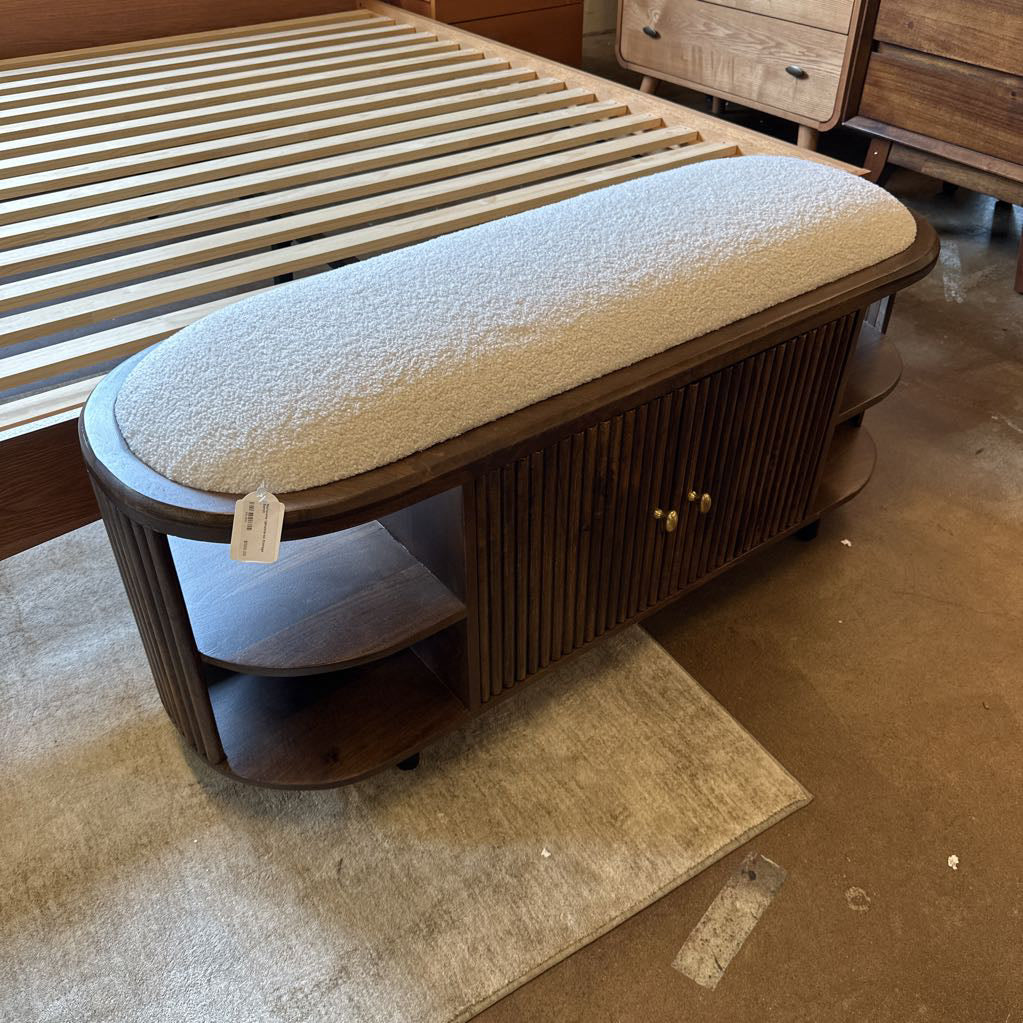Martowne Upholstered Storage Bench C ACCENT BENCHES