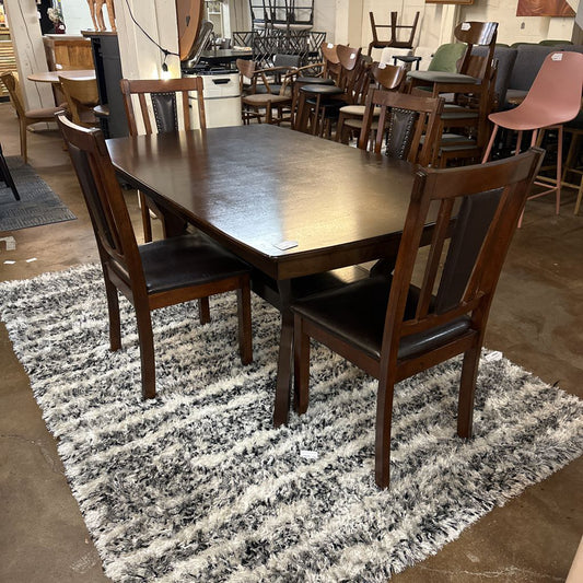 Dining Table W/ 4 Chairs C DINING TABLES