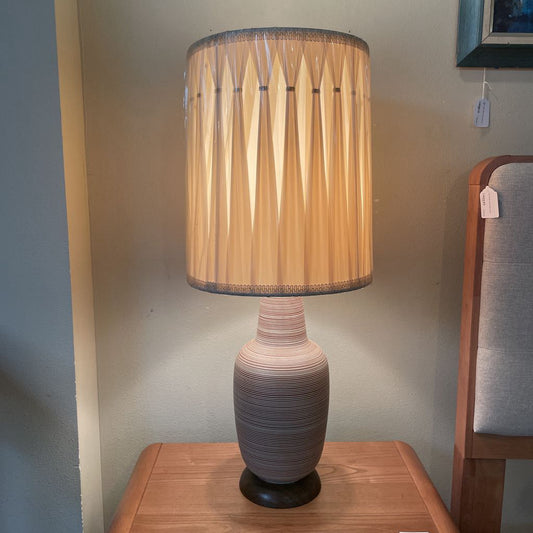 Round Striped Base Vintage Table Lamp with Barrel Shade