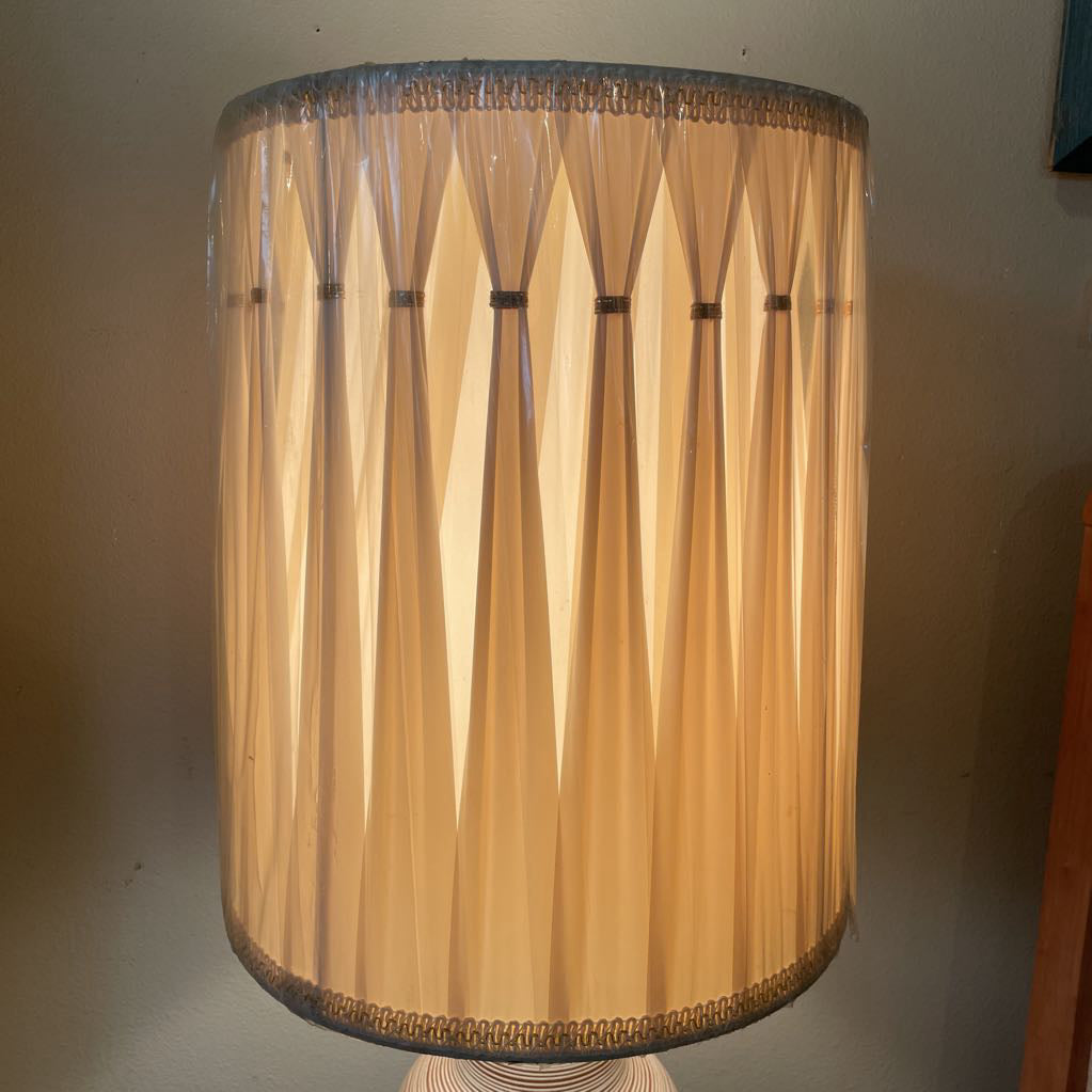 Round Striped Base Vintage Table Lamp with Barrel Shade