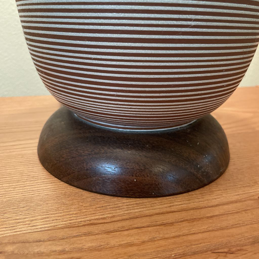 Round Striped Base Vintage Table Lamp with Barrel Shade