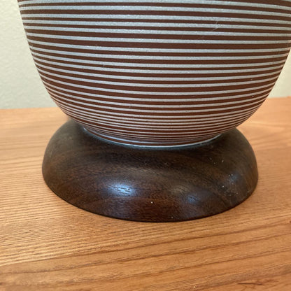 Round Striped Base Vintage Table Lamp with Barrel Shade