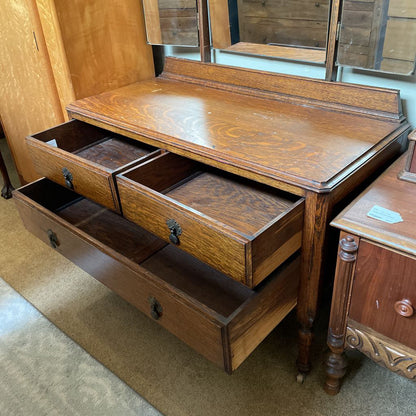 Vintage Oak 3 Drawer Trifold Mirror Vanity C VANITIES