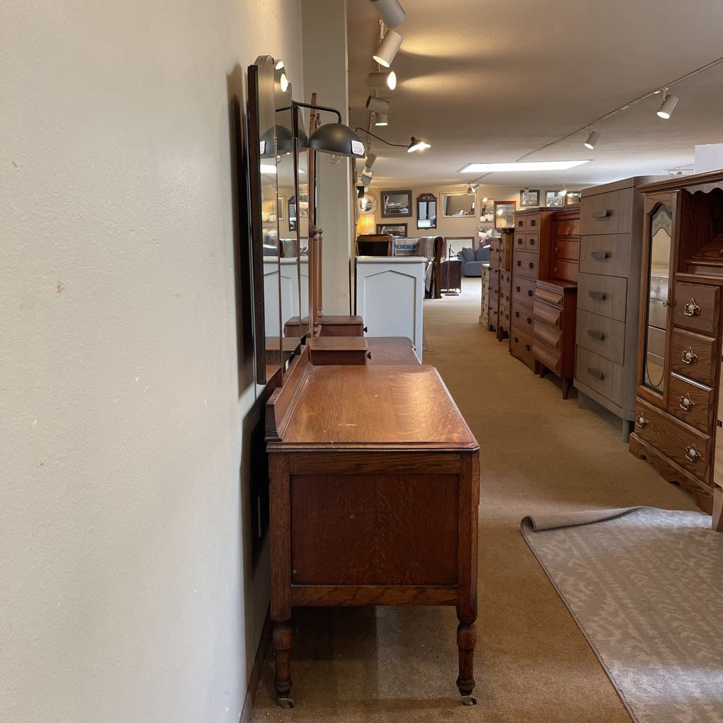 Vintage Oak 3 Drawer Trifold Mirror Vanity C VANITIES