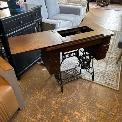Singer Sewing Machine Treadle Table (Needs Belt) C DESKS