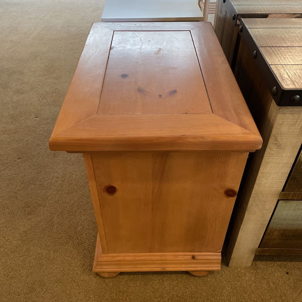 Pine Broyhill Nightstand C NIGHTSTANDS