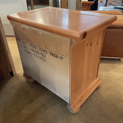 Pine Broyhill Nightstand C NIGHTSTANDS