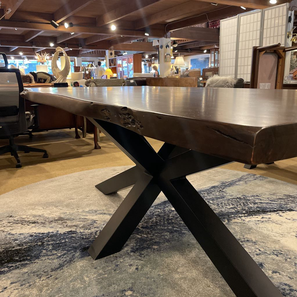 Eberhard Dining Table