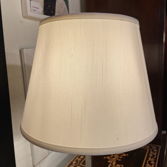 Hinge Top Table Lamp with Round Base
