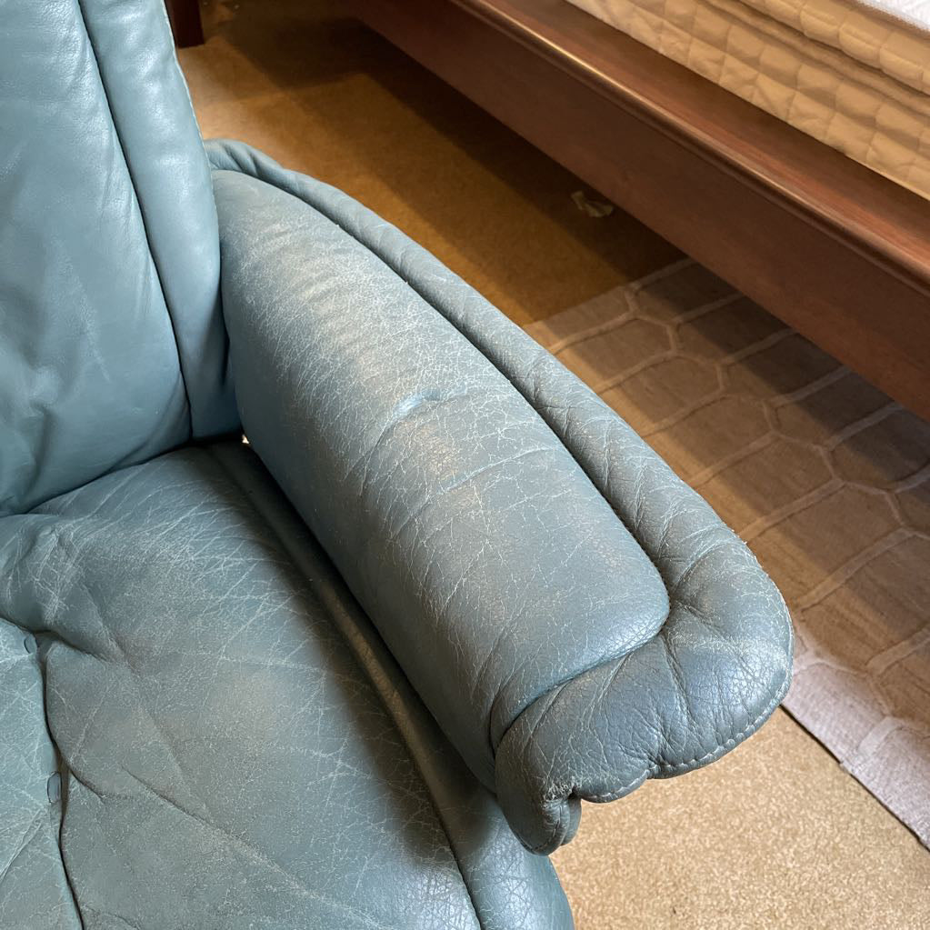 Ekornes Stressless Teal Leather Recliner Chair U ACCENT CHAIRS