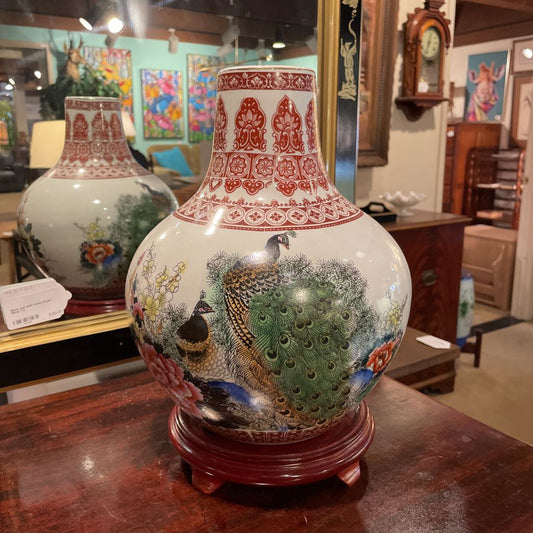 Round Asian vase with Pheasant on Round Stand SMALLS