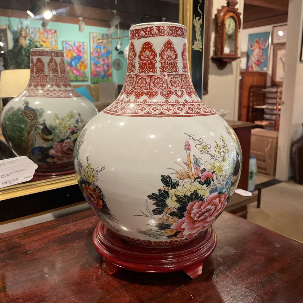 Round Asian vase with Pheasant on Round Stand SMALLS