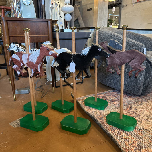 Hand Painted Horse Racing Game