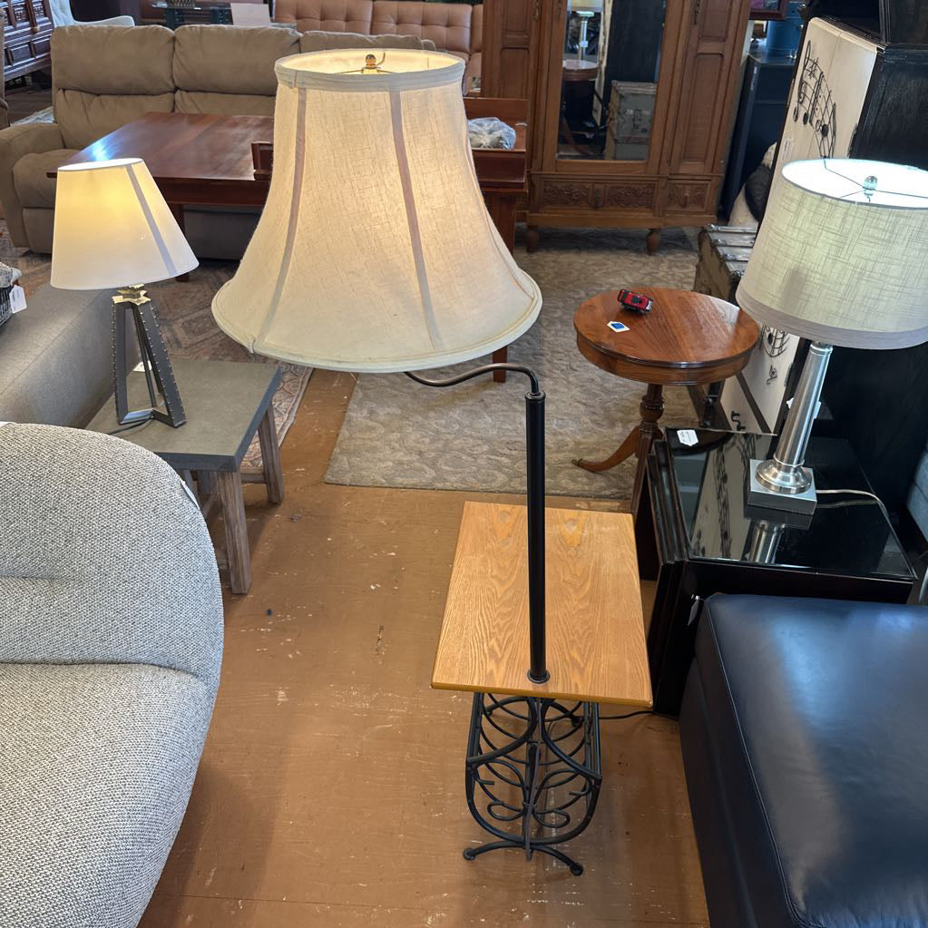 Small Magazine Table W/ Lamp C SIDE TABLES