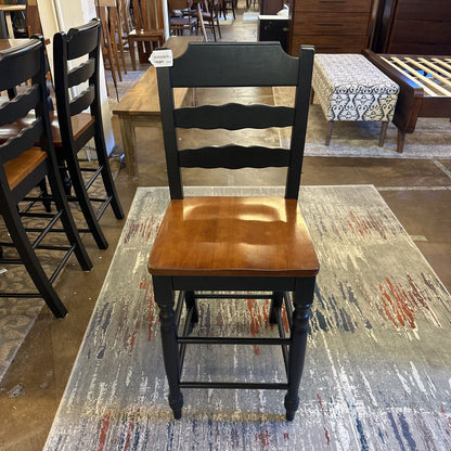 Small Wood Top Dining Table W/Leaf and 8 Matching Chairs C DINING TABLES