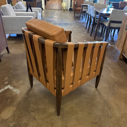 Daghelle Chair