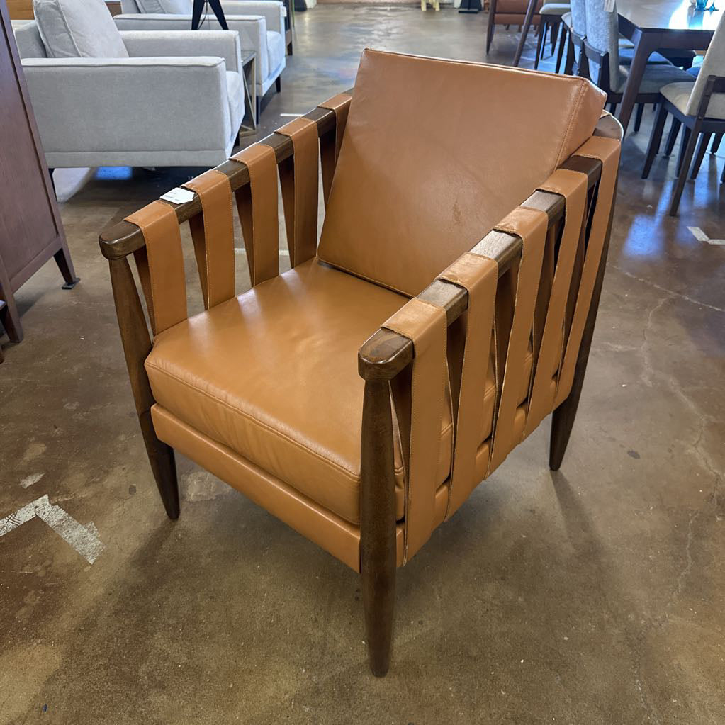 Daghelle Chair