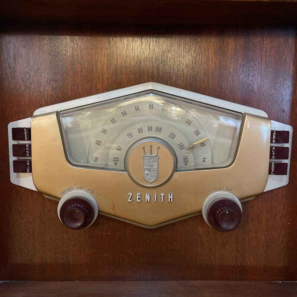 Mid Century (40's) Zenith Tube Radio Cabinet (Mono) MISC SOUND EQUIPMENT