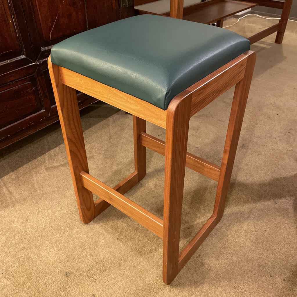 Executive Partner Stand Up Desk with Leather Top & Matching Stool C DESKS