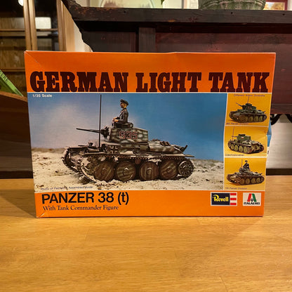 Revell/ItalaereiPanzer Tank Model Kit Vintage=AS IS