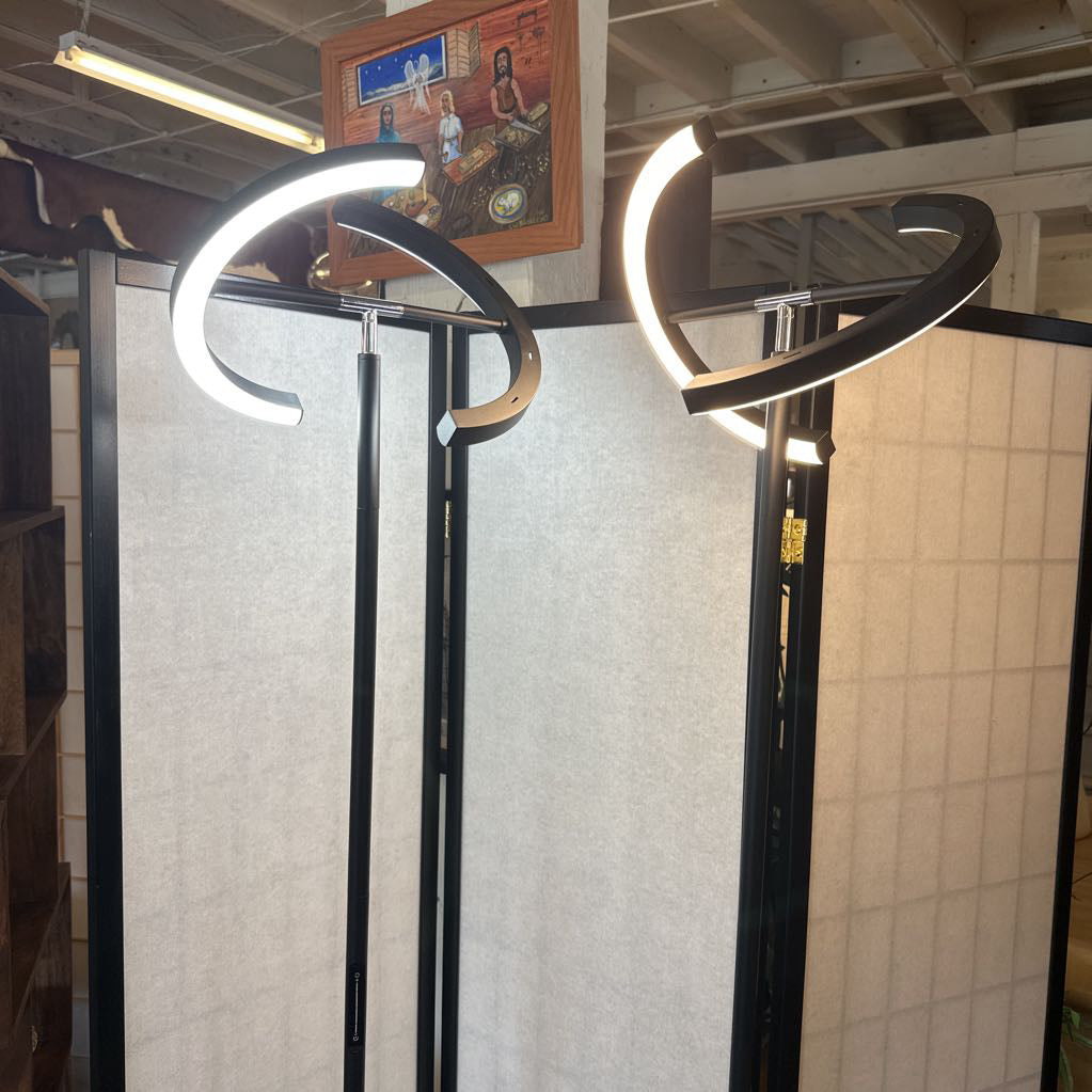 Adjustable Halo Floor Lamp LAMPS