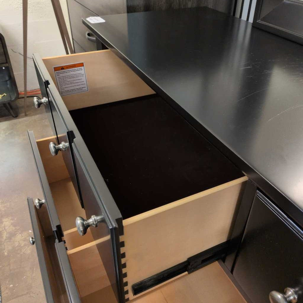 Folio 21 Black 7 Drawer Dresser w/Vanity & Smooth close C CABINETS