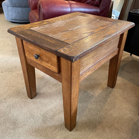 Craftsman Style Wooden End Table w/ 1 Drawer C SIDE TABLES