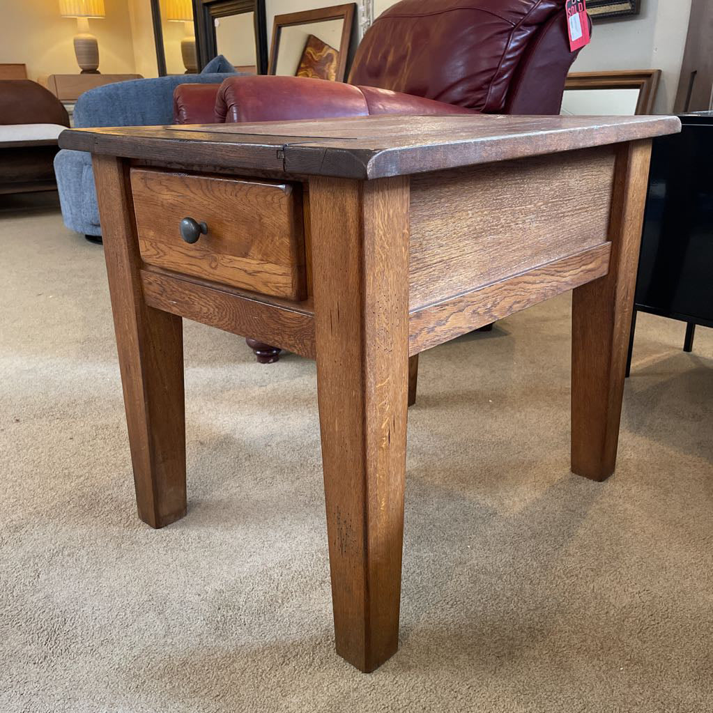 Craftsman Style Wooden End Table w/ 1 Drawer C SIDE TABLES