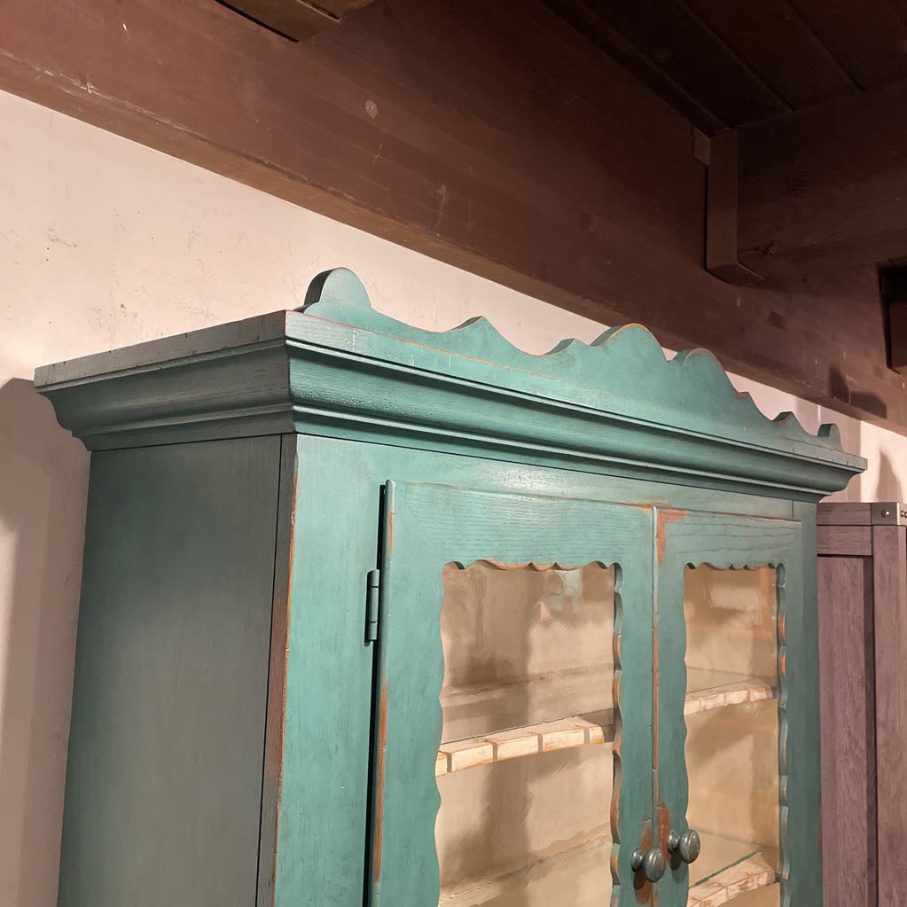 Thomasville Teal 2 Piece Hutch C CABINETS