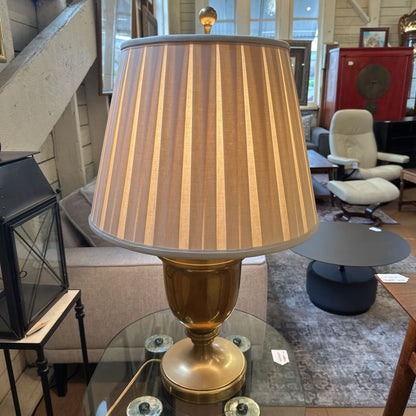 Vintage Urn-Style Brass Lamp LAMPS