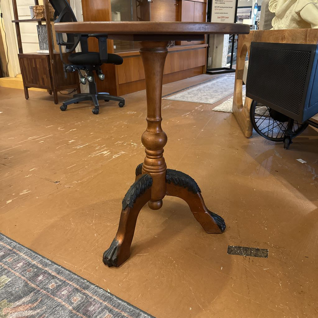 Vintage Italian Style Accent Table C SIDE TABLES