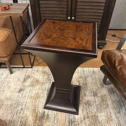 Bombay Company Accent Table C SIDE TABLES