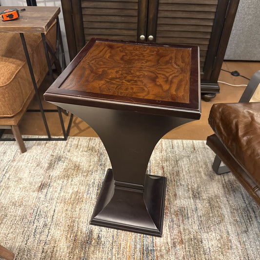 Bombay Company Accent Table C SIDE TABLES