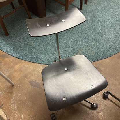 Simple Black Office Chair C OFFICE CHAIRS