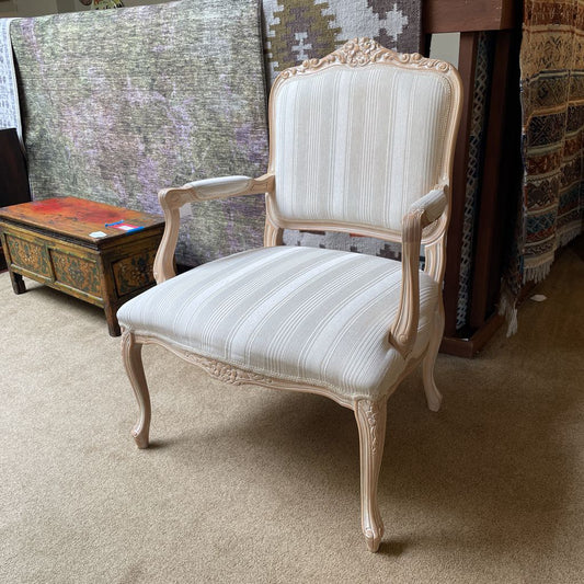 Light Wood French Style Striped Upholstry Accent Chair w/ Cabriole Feet U ACCENT CHAIRS
