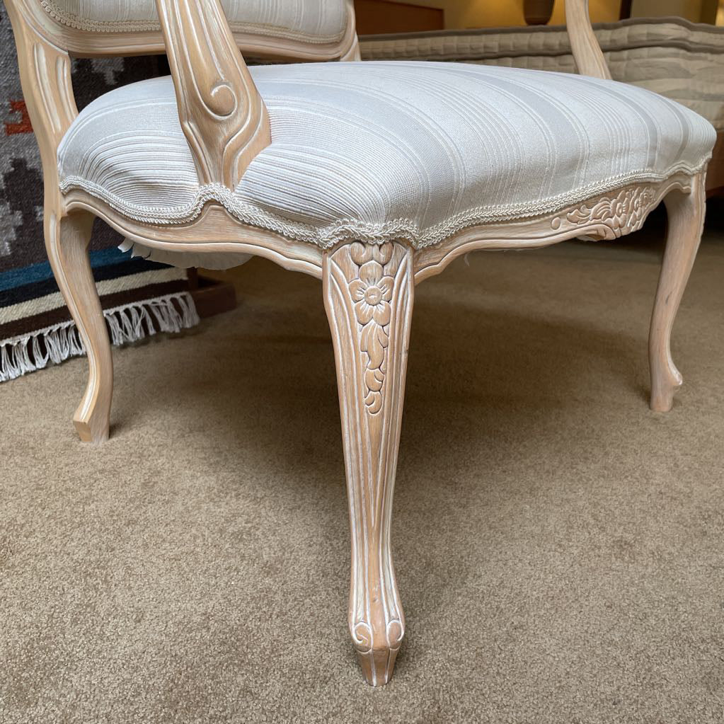 Light Wood French Style Striped Upholstry Accent Chair w/ Cabriole Feet U ACCENT CHAIRS
