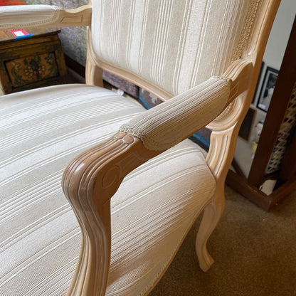 Light Wood French Style Striped Upholstry Accent Chair w/ Cabriole Feet U ACCENT CHAIRS