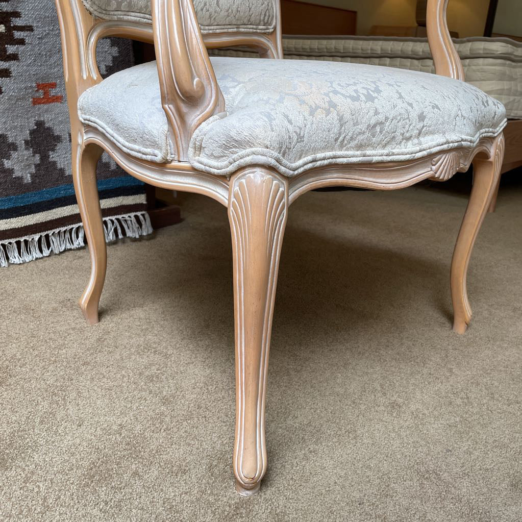 Light Wood French Style Floral Upholstry Accent Chair w/ Cabriole Feet U ACCENT CHAIRS