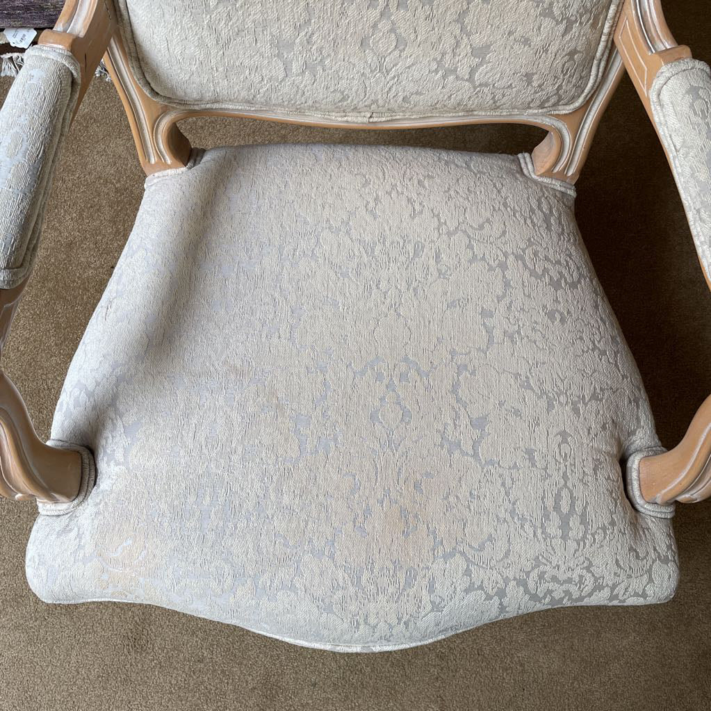 Light Wood French Style Floral Upholstry Accent Chair w/ Cabriole Feet U ACCENT CHAIRS