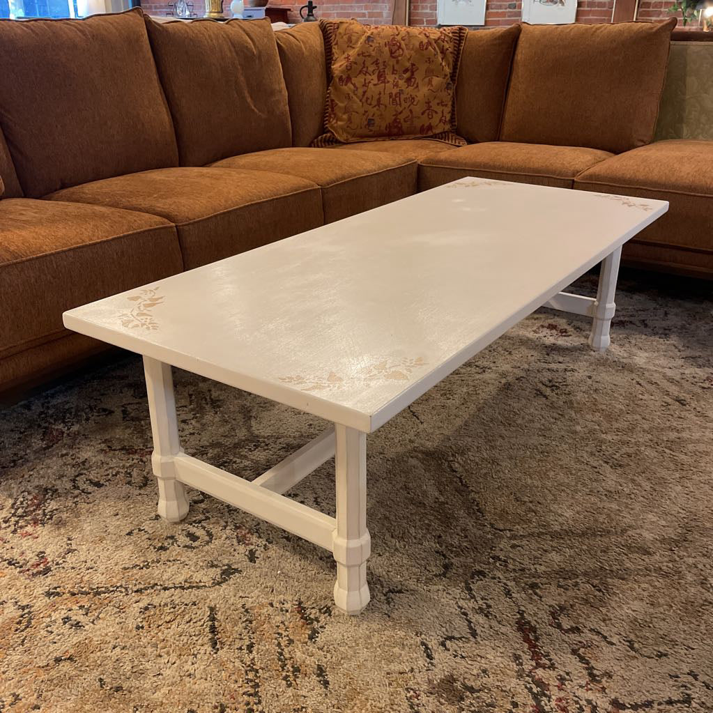 White Wood Coffee Table w/ Corner Plant Accents C COFFEE TABLES
