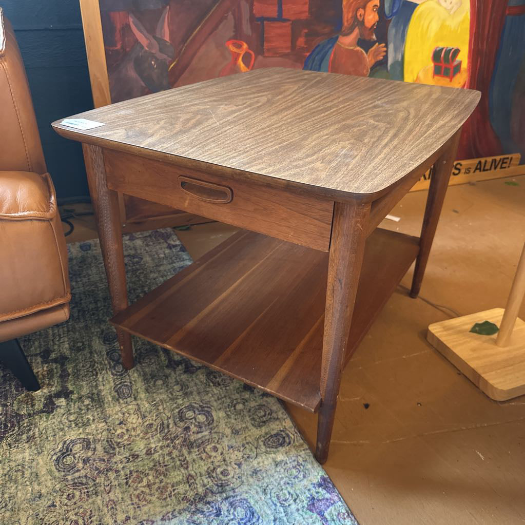 Lane End Table C SIDE TABLES