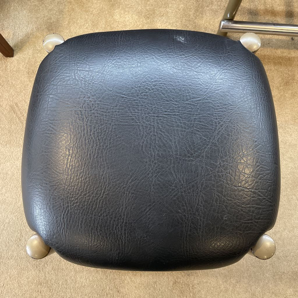 Chunk Vinyl Seat Metal Leg Stool C STOOLS