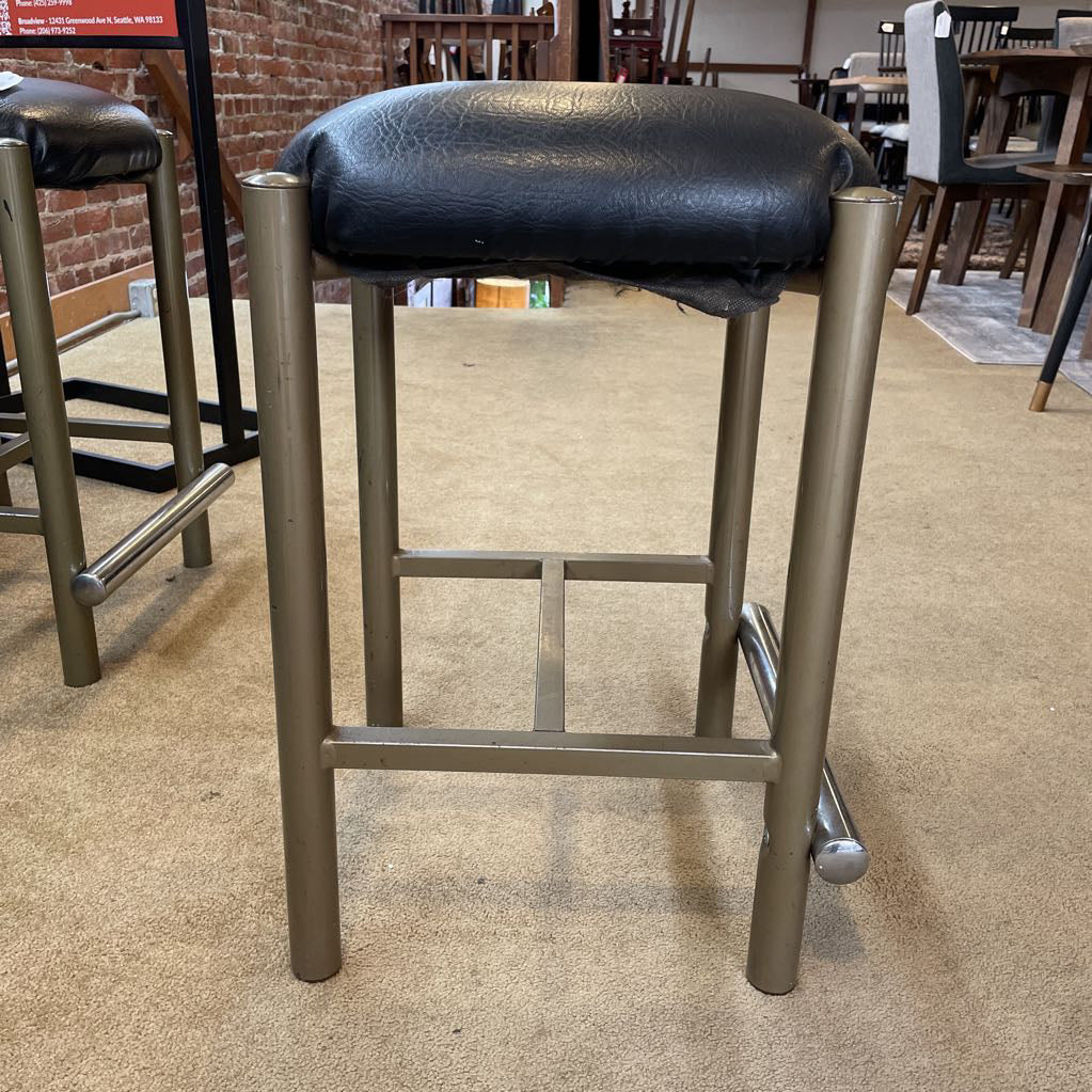 Chunk Vinyl Seat Metal Leg Stool C STOOLS