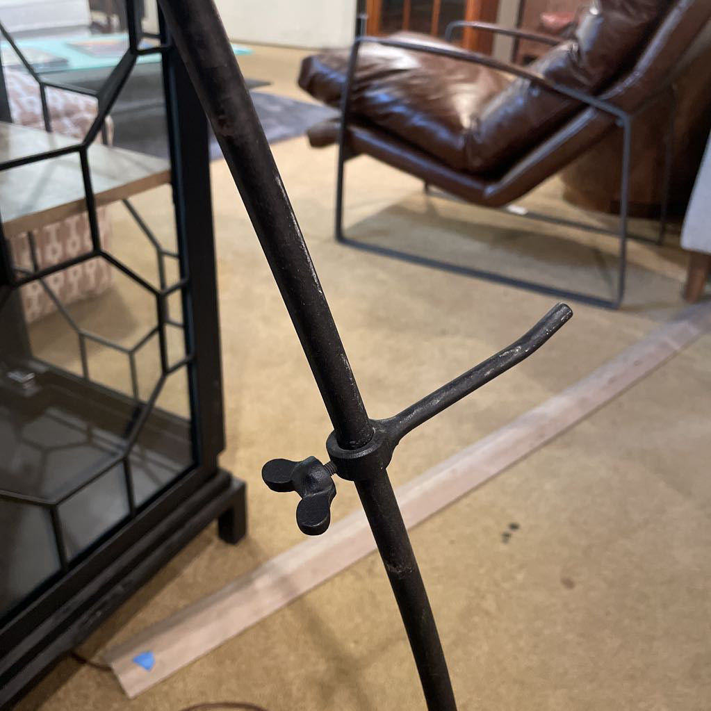 Metal Cast Iron Easel C MEDIA STANDS