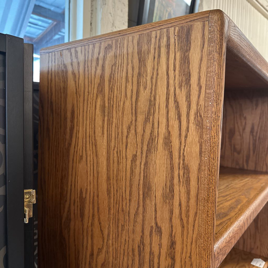 2 Door Oak Bookcase C BOOKSHELVES