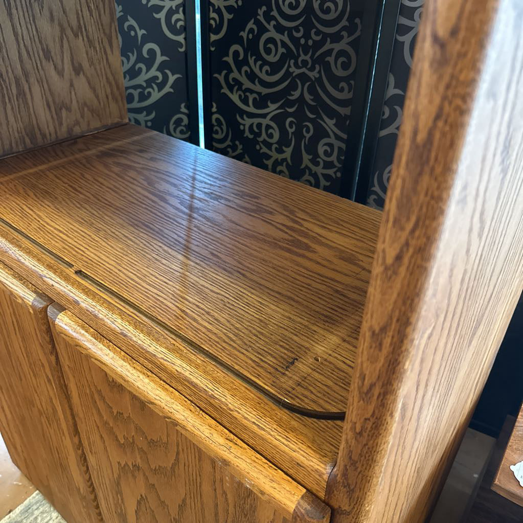 2 Door Oak Bookcase C BOOKSHELVES