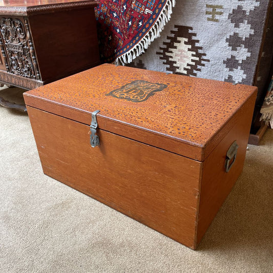 Rectangular Chest with "K" and Resin Spots C TRUNKS
