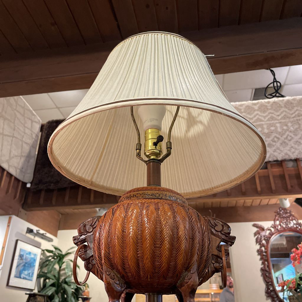 Woven Animal Table Lamp LAMPS