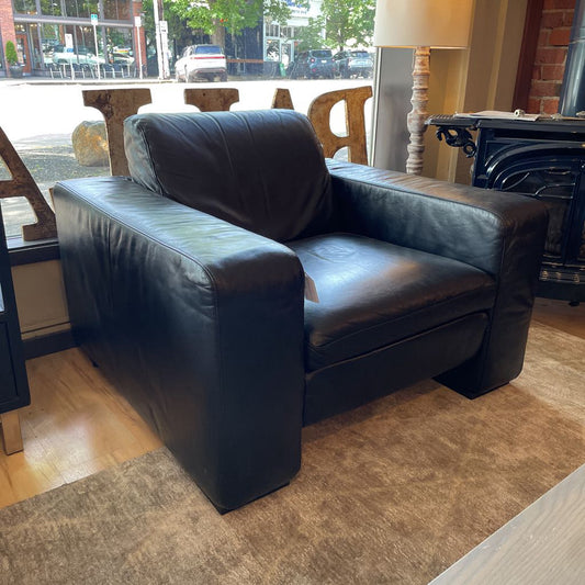 NATUZZI Black Leather Arm Chair U ACCENT CHAIRS