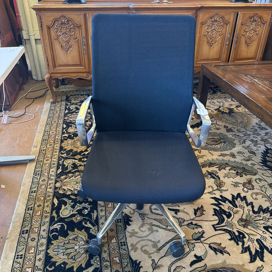 Black Mesh Office Chair C OFFICE CHAIRS